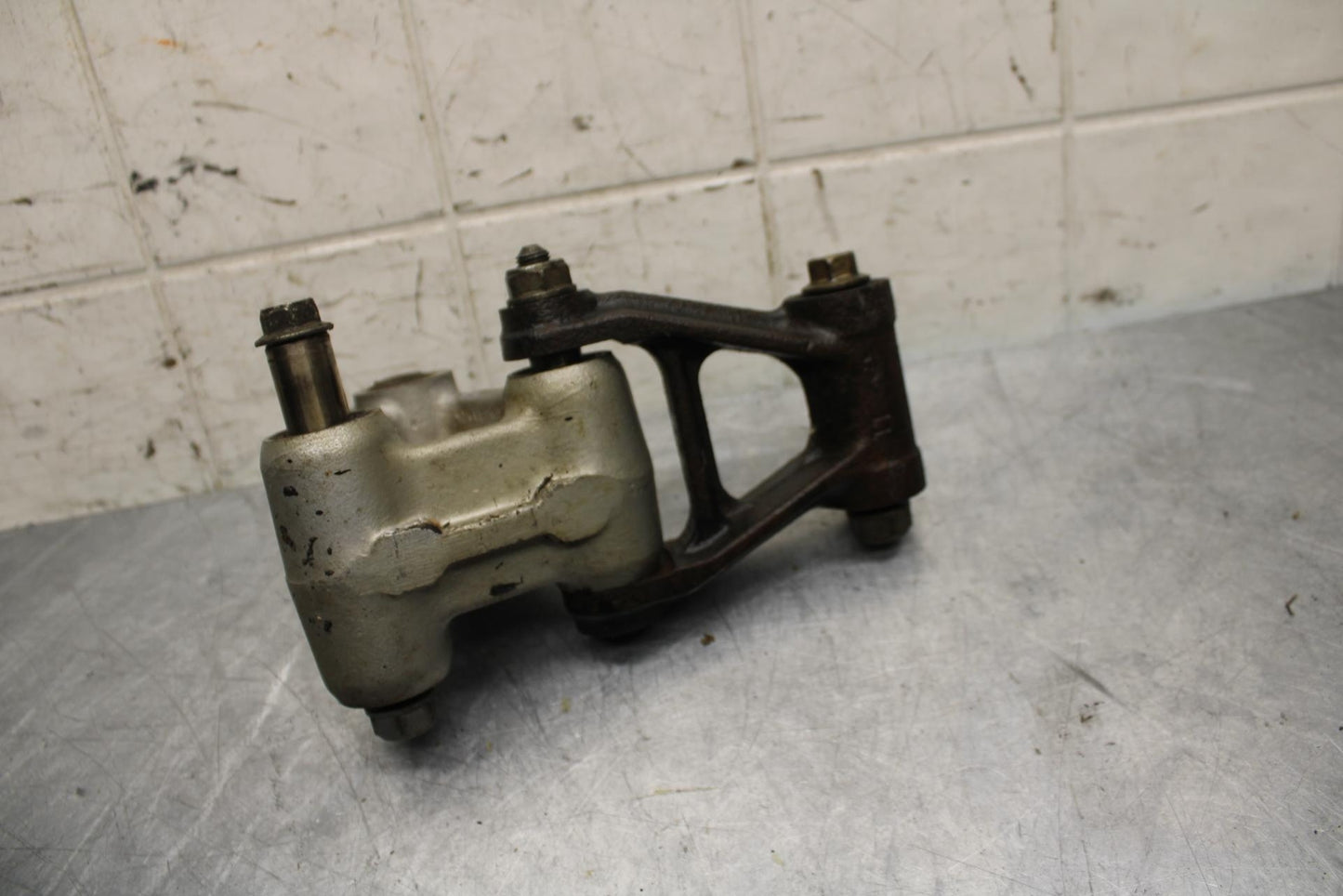 84-85 HONDA V65 SABRE REAR DOGBONE SHOCK LINKAGE LINK BB05