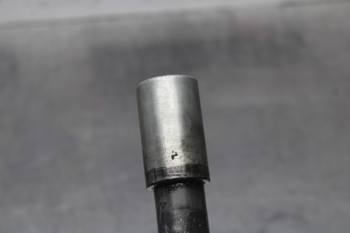 00 SUZUKI GSXR750 FRONT WHEEL RIM AXLE PIVOT BOLT BB820