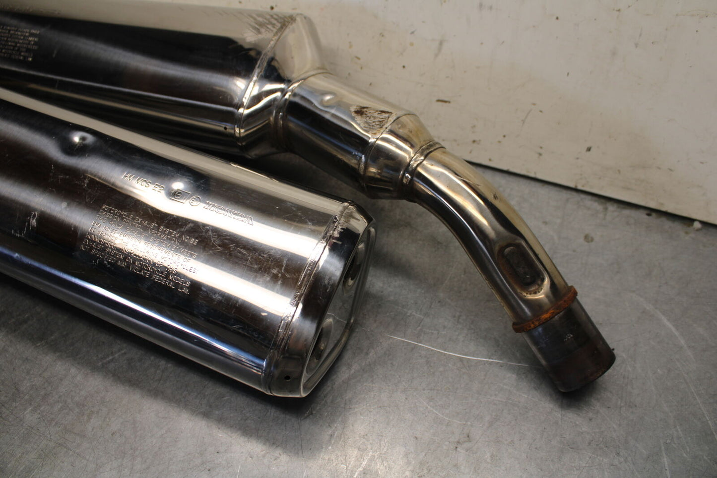 04-12 HONDA ST1300A MUFFLER EXHAUST SILENCER PIPE BB669