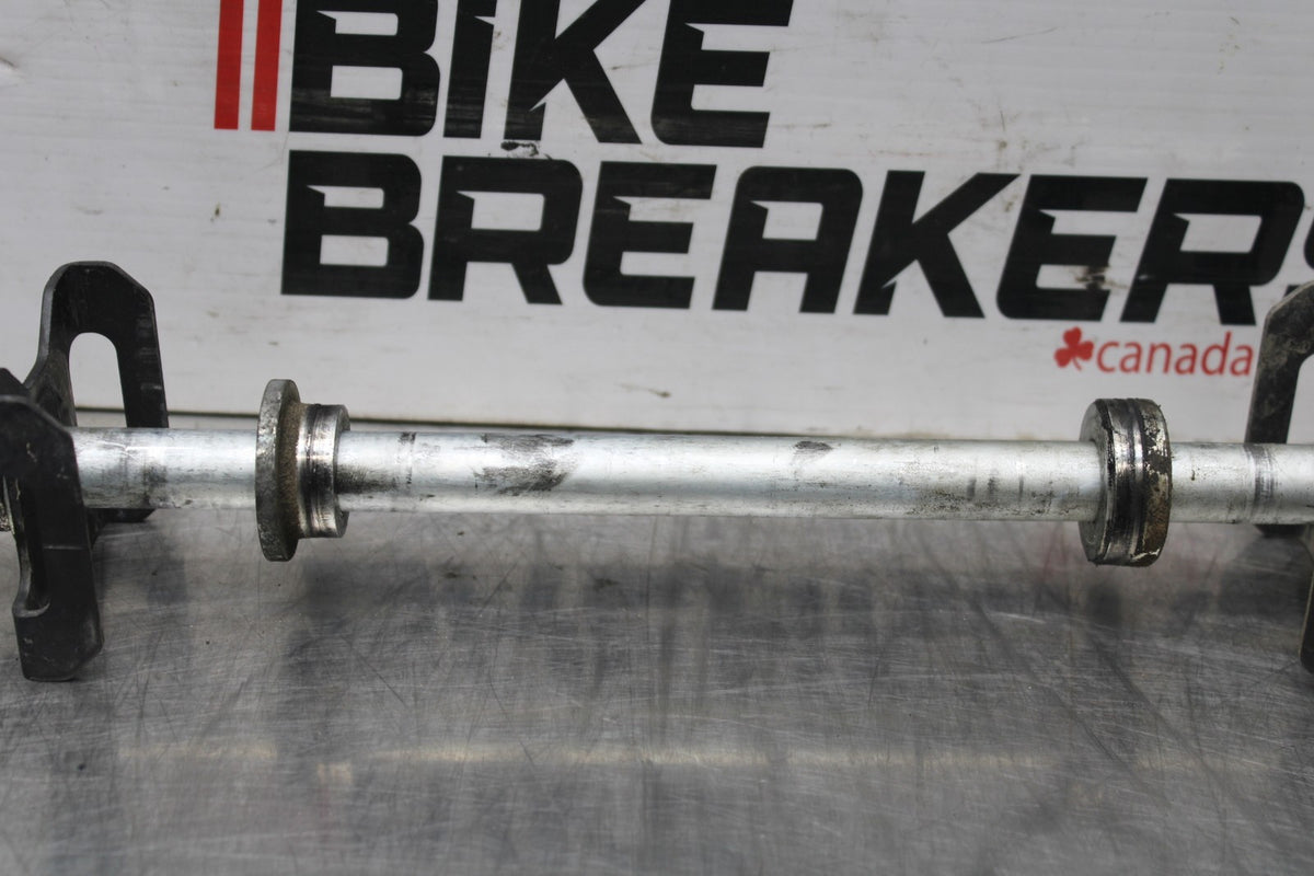 08-12 KAWASAKI NINJA 250R EX250J REAR AXLE BACK WHEEL RIM PIVOT BOLT AXEL BB784