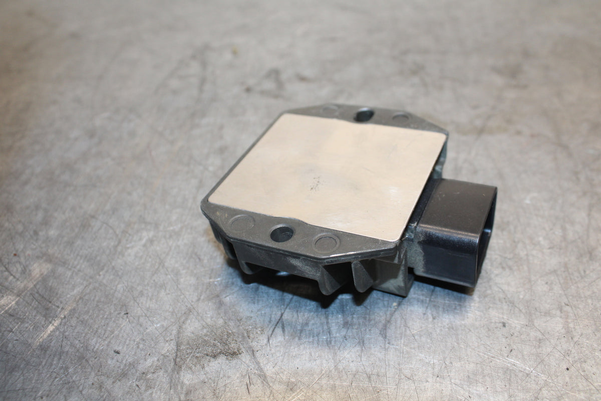 22-24 YAMAHA XSR900 RECTIFIER VOLTAGE REGULATOR  BB683