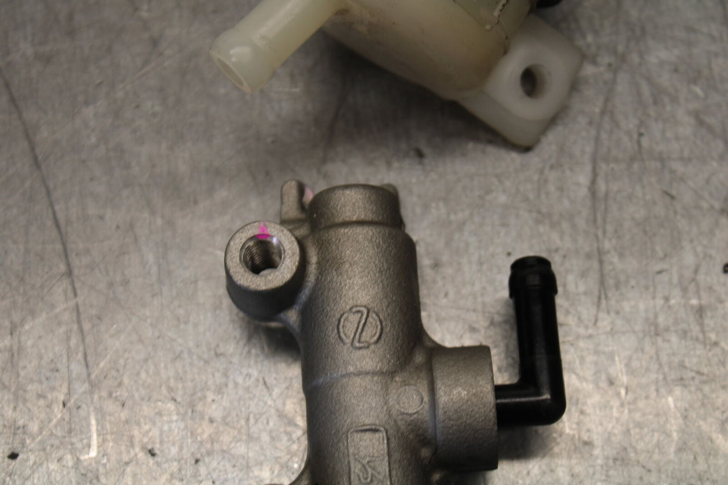 12-17 KAWASAKI ER-6N Z650 REAR BACK BRAKE MASTER CYLINDER W RESERVOIR BB709