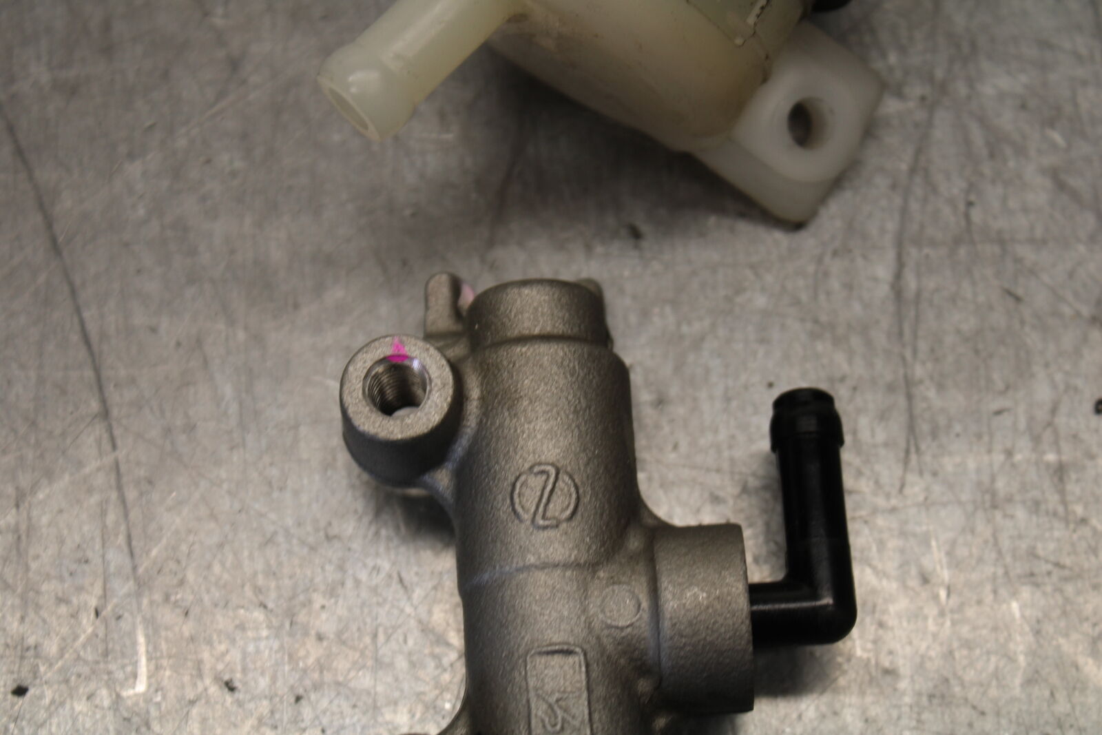 12-17 KAWASAKI ER-6N Z650 REAR BACK BRAKE MASTER CYLINDER W RESERVOIR BB709