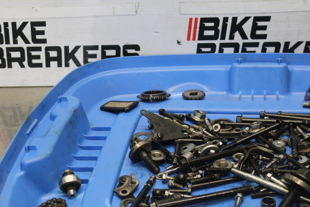 97 KAWASAKI VULCAN 1500 VN1500D CLASSIC ENGINE BOLTS HARDWARE MOTOR BB936