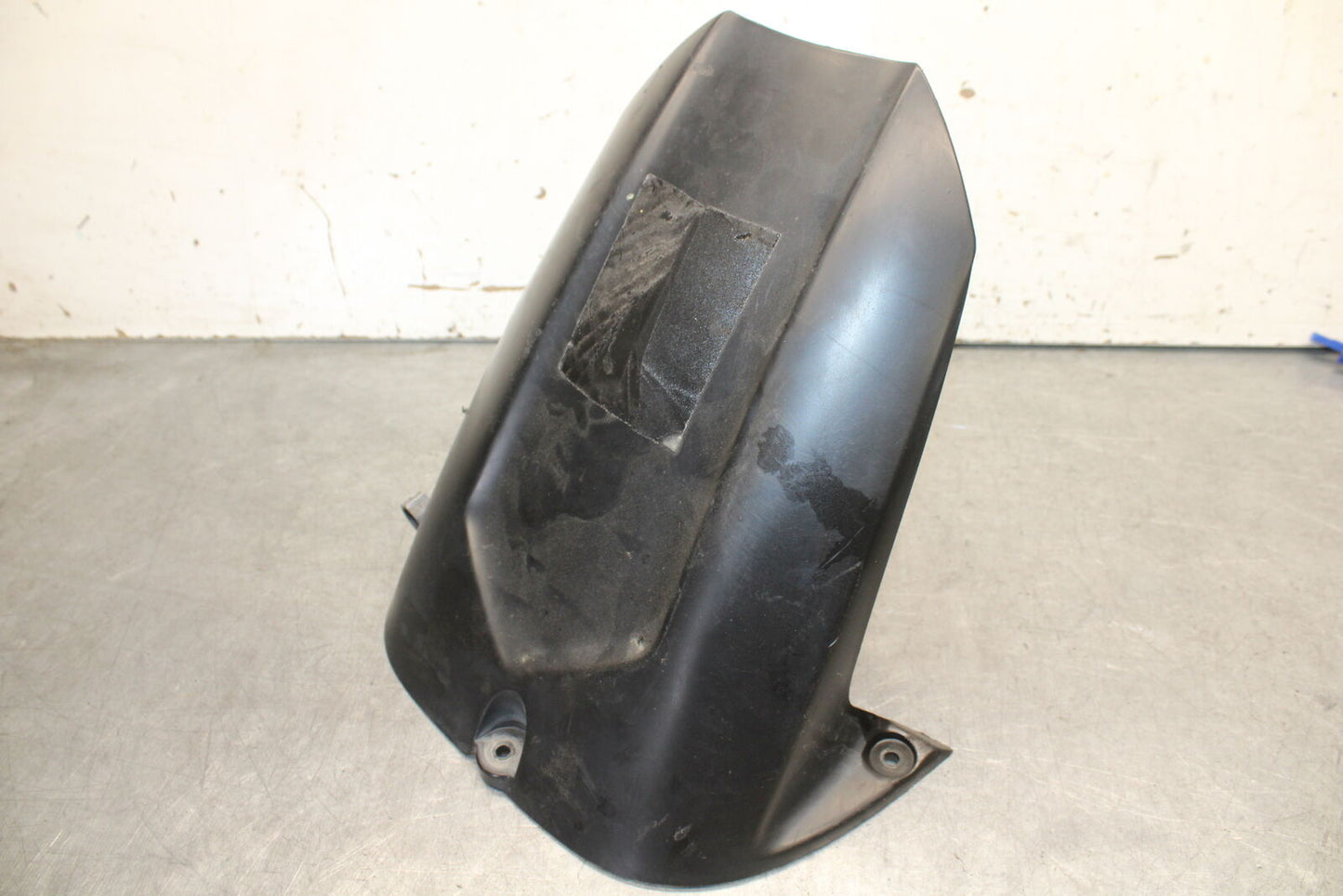 08-09 YAMAHA YZF R6S REAR BACK WHEEL TIRE HUGGER FENDER  BB690