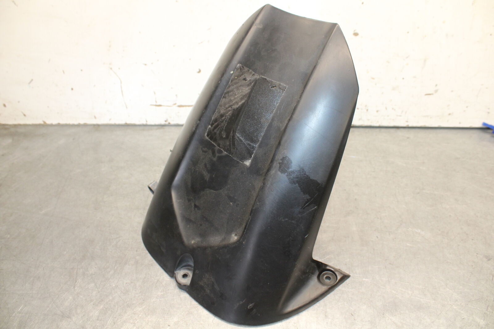 08-09 YAMAHA YZF R6S REAR BACK WHEEL TIRE HUGGER FENDER  BB690