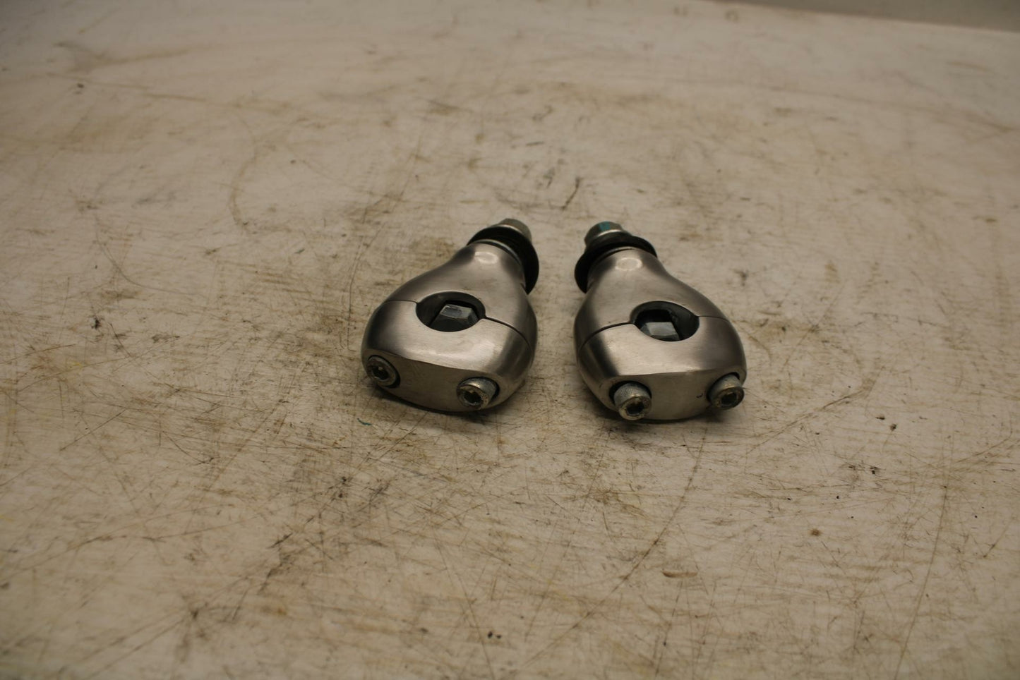 05-09 SUZUKI BOULEVARD C90 HANDLEBAR RISERS BB357