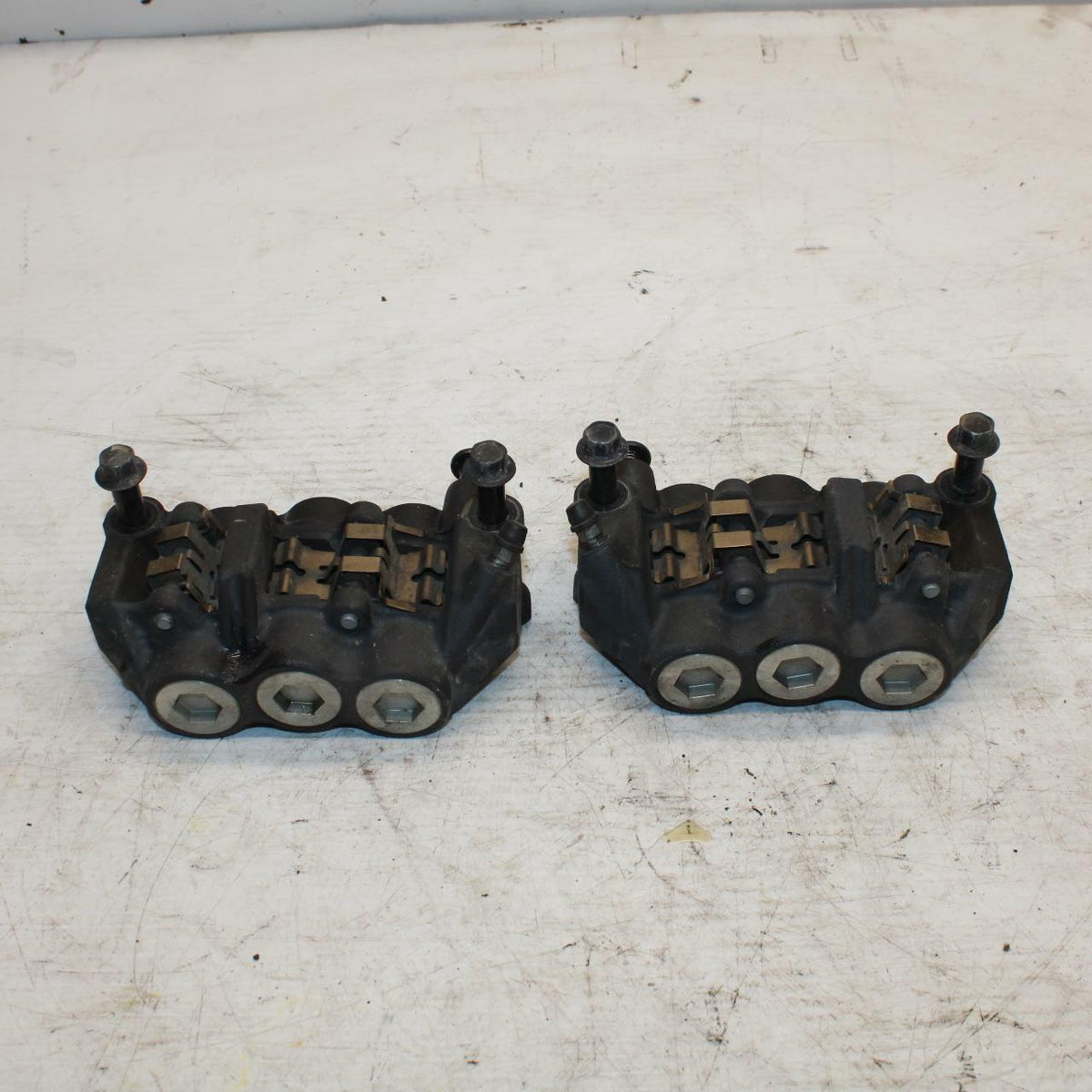 09-14 YAMAHA YZF R1 RIGHT LEFT FRONT BRAKE CALIPER SET PAIR CALIPERS BB286