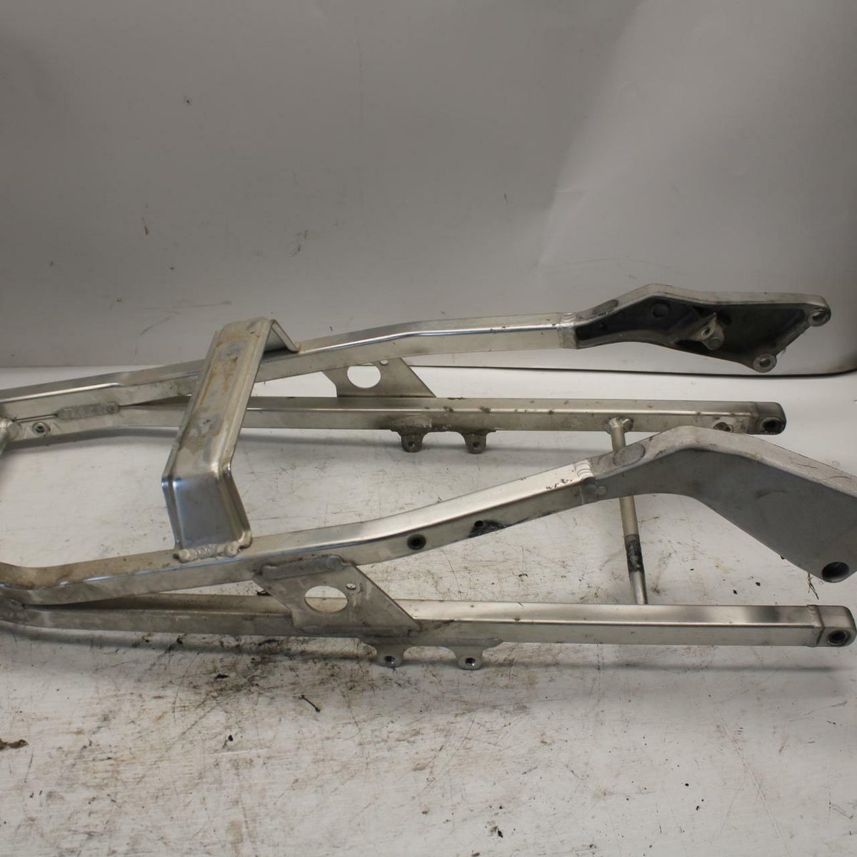 00-01 HONDA CBR929RR REAR SUBFRAME BACK SUB FRAME BB265