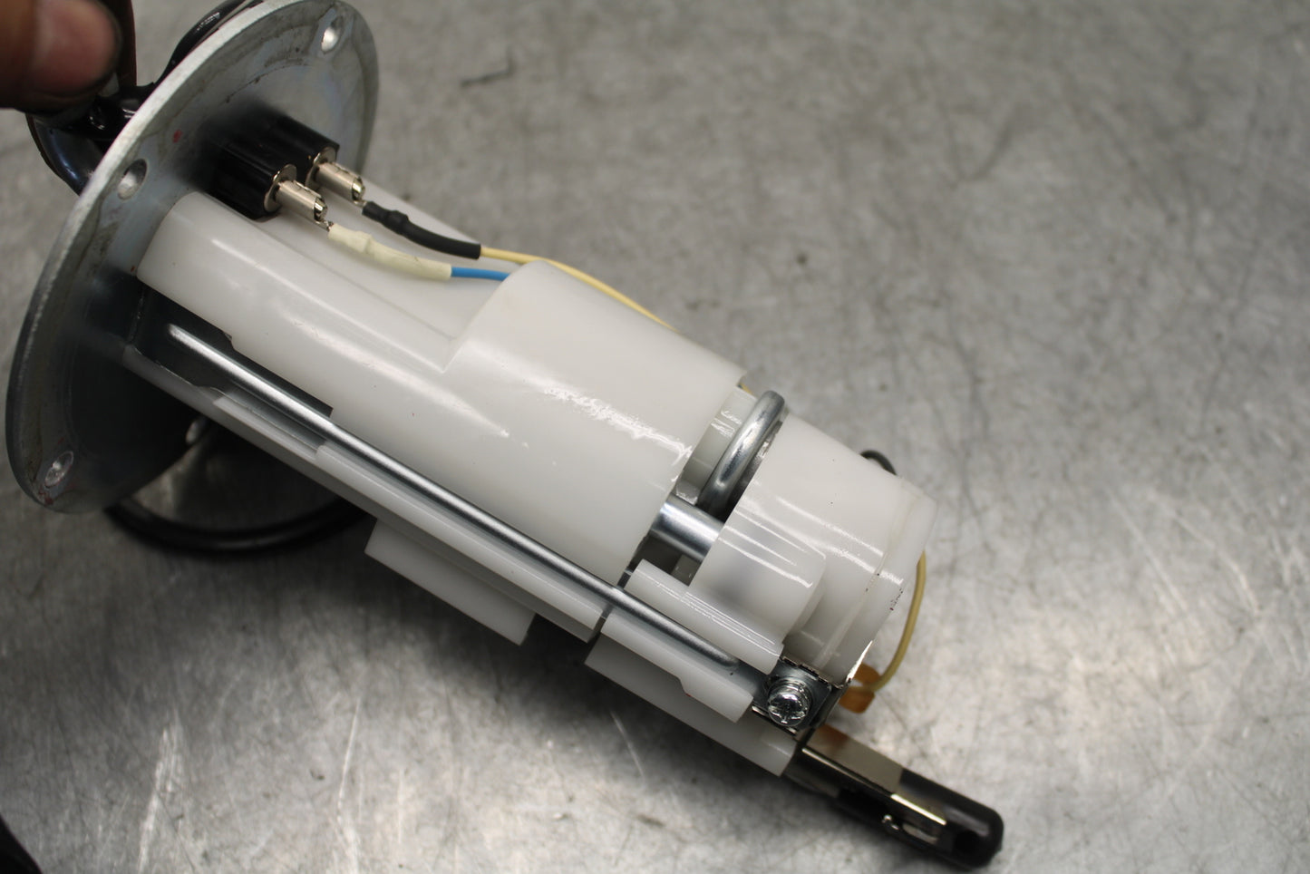 13-18 KAWASAKI NINJA ZX6R FUEL PUMP GAS PETROL SENDER UNIT 49040-0023 BB666