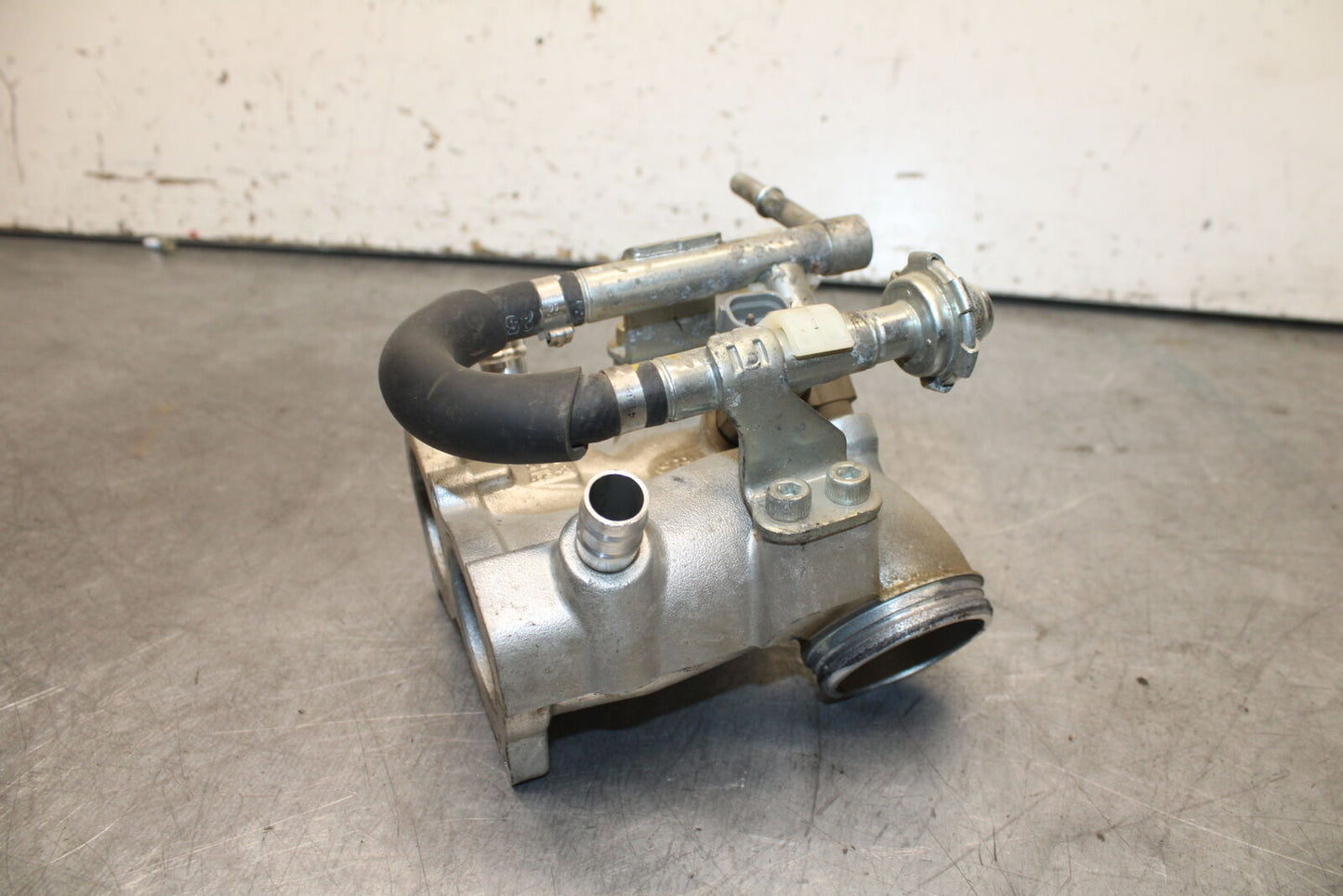 14-15 YAMAHA V STAR 1300 XVS1300CT TOURER AIR INTAKE MANIFOLD BB722