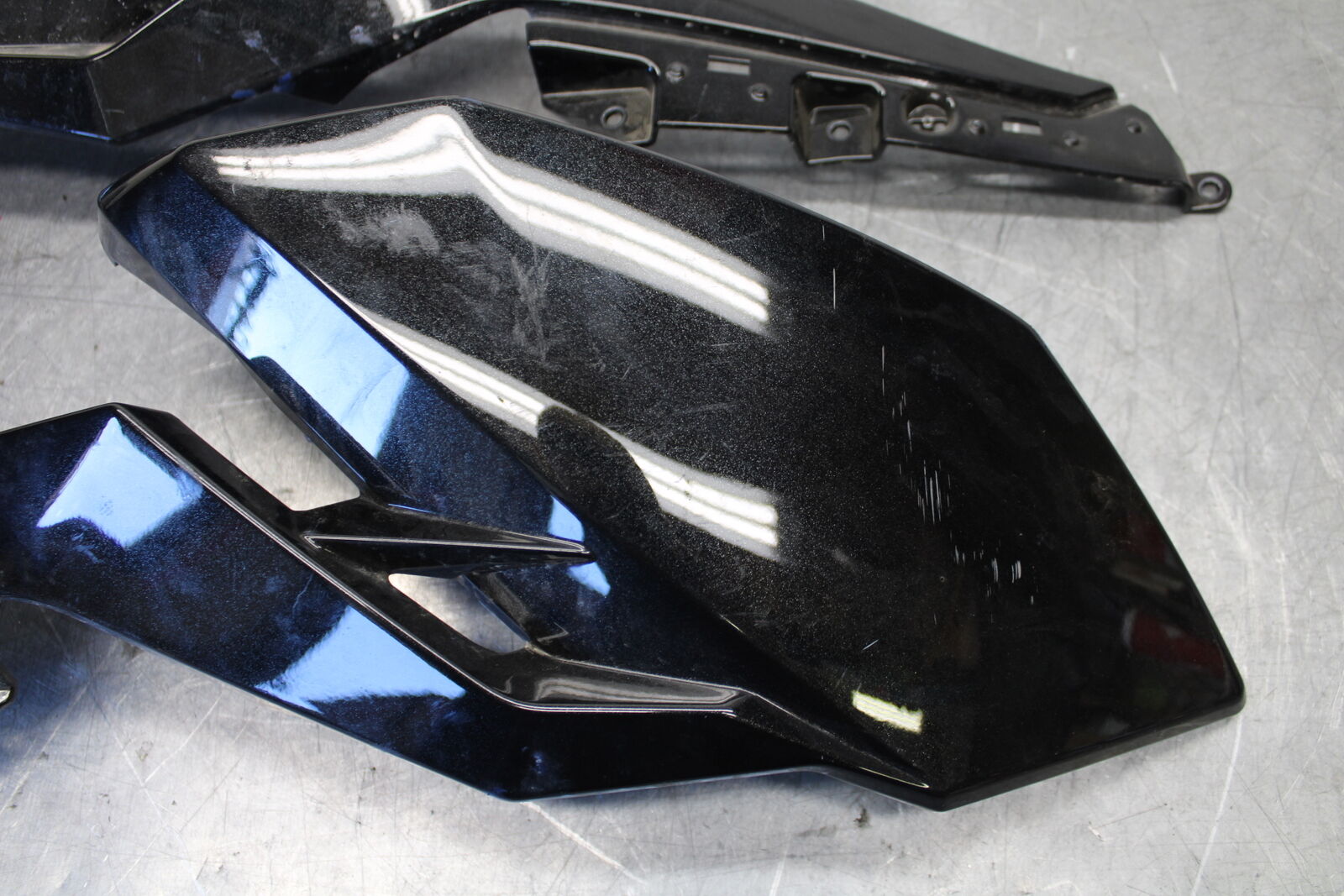 19-22 KAWASAKI Z400 LEFT RIGHT FRONT UPPER MID SIDE FAIRING COWL PLASTIC BB708
