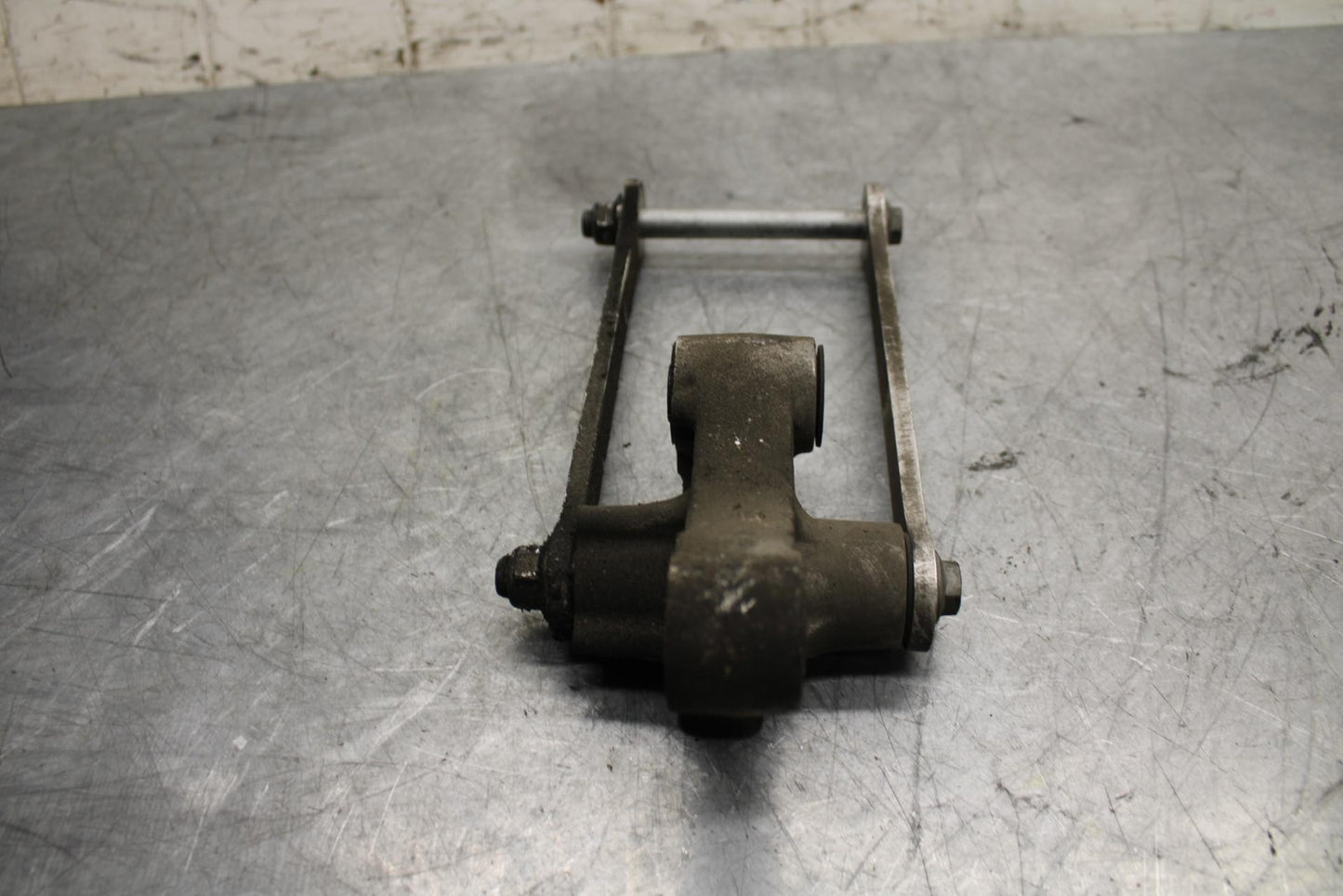 2009 Kawasaki Ninja ZX6R ZX600R REAR DOGBONE SHOCK LINKAGE LINK BB548