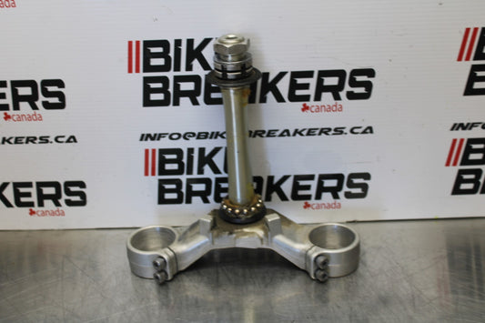 04-05 YAMAHA YZF R1 FRONT FORKS CLAMP LOWER TRIPLE TREE STEM BB173
