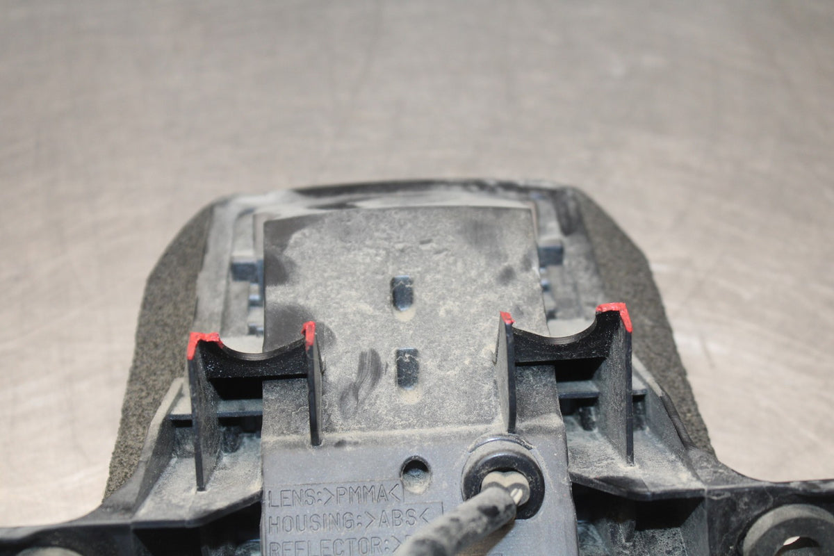 08 SUZUKI SV650 REAR TAIL TAILLIGHT BACK BRAKE LIGHT BB846