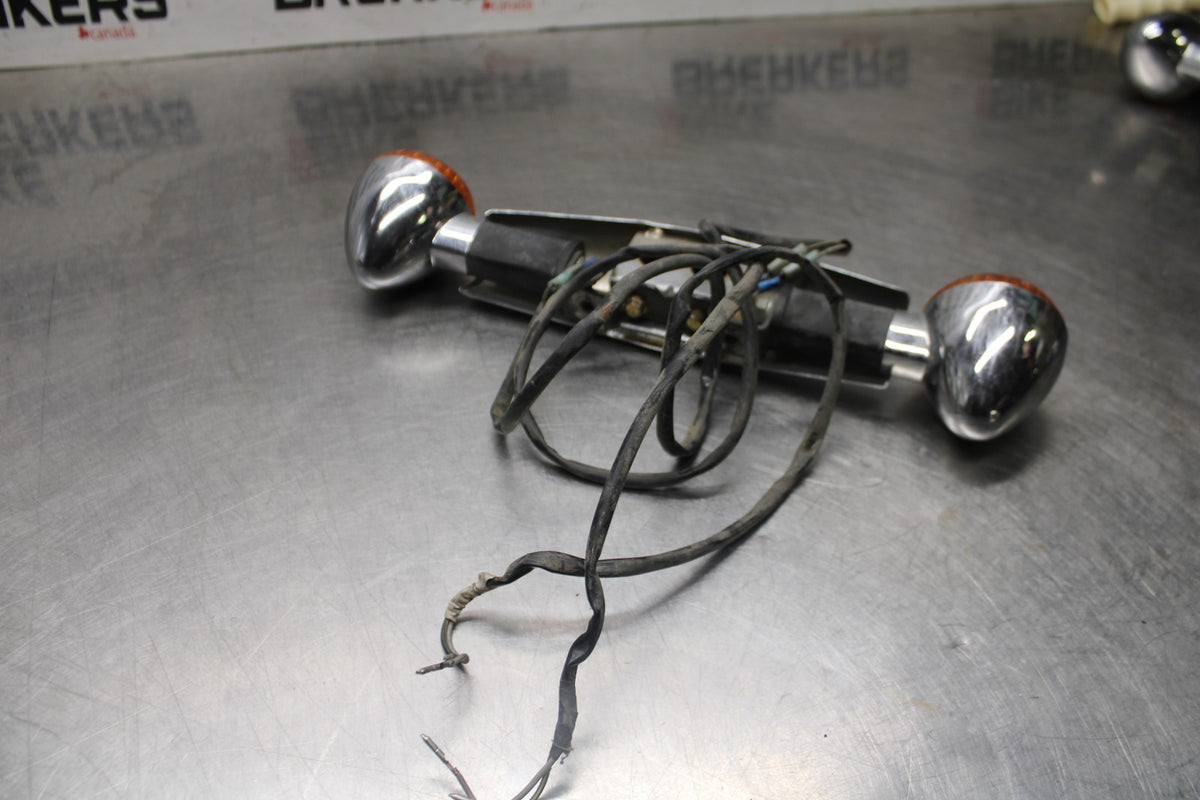 97 KAWASAKI VULCAN 1500 VN1500D CLASSIC REAR BACK TURN SIGNALS & BAR MOUNT BB936