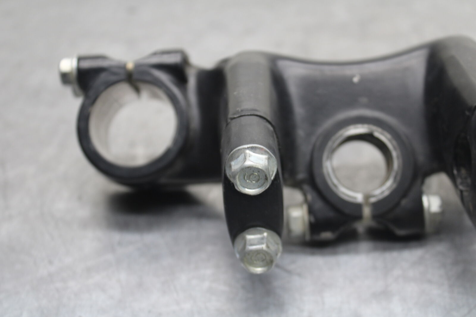 82-83 YAMAHA IT175 FORKS UPPER TRIPLE TREE CLAMP BB108