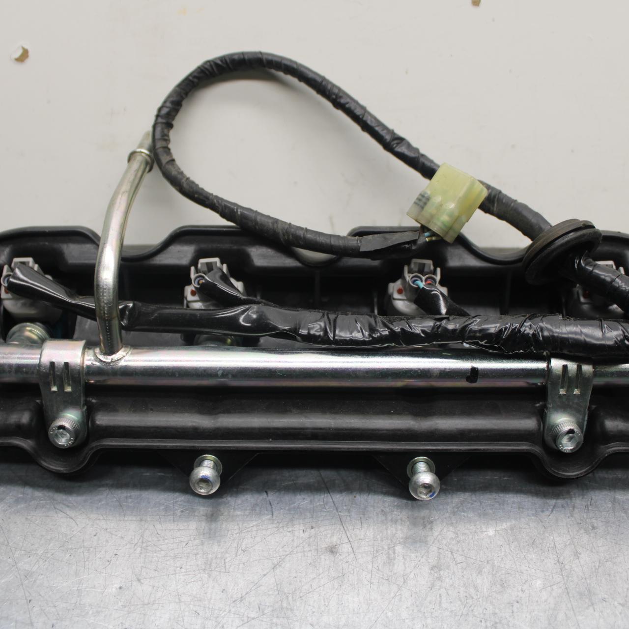 2007 Yamaha YZF R6 SECONDARY FUEL INJECTORS TOP AIRBOX GAS RAIL BB80