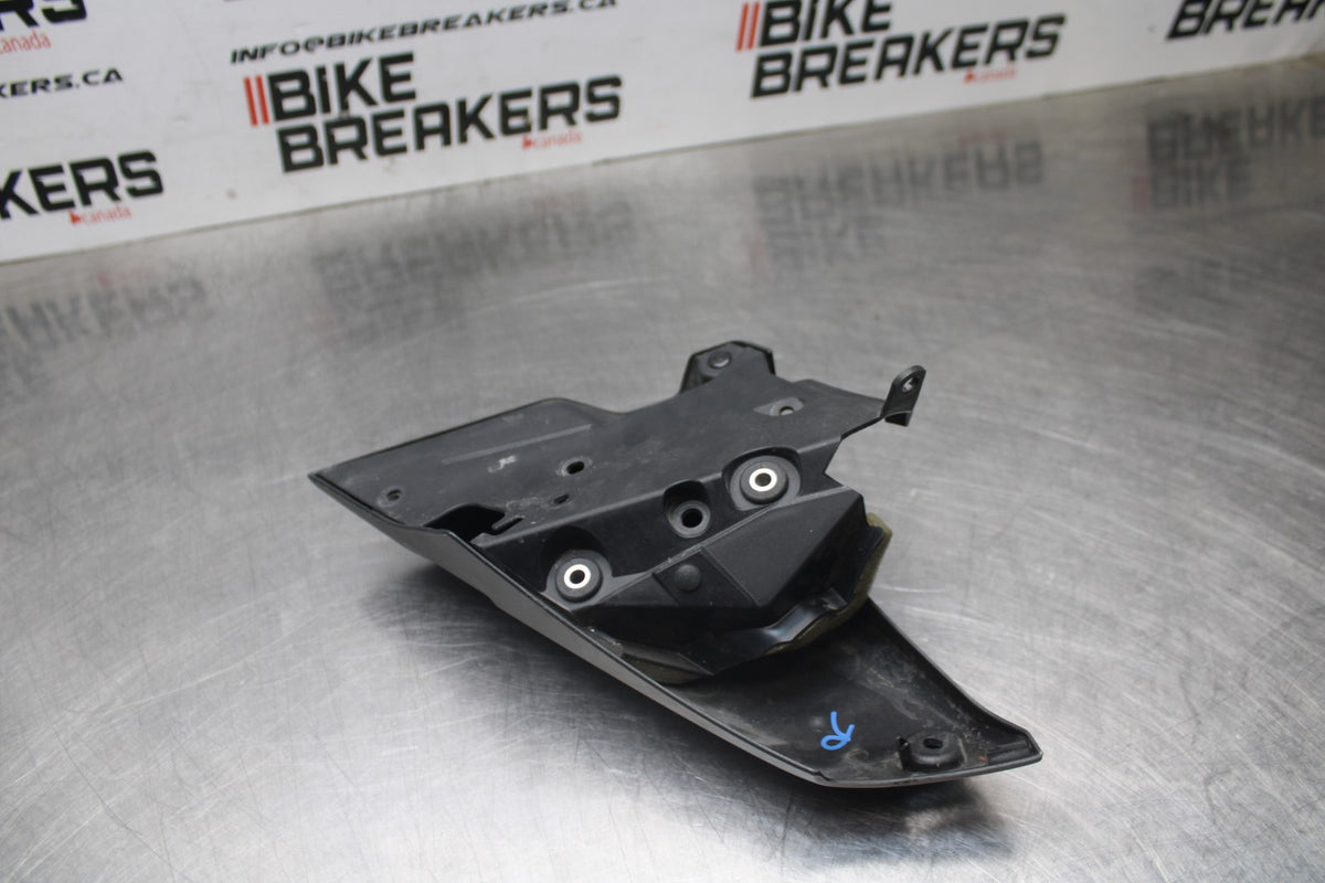 14-17 YAMAHA FZ09 RIGHT LOWER MID UPPER SIDE FAIRING COWL BB111