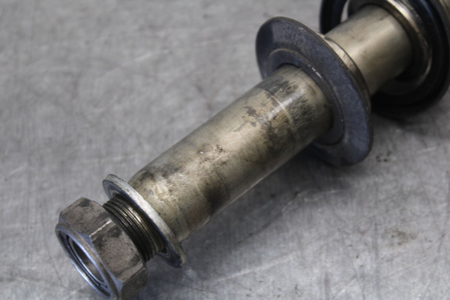 08-09 YAMAHA YZF R6S REAR AXLE BACK WHEEL RIM PIVOT BOLT AXEL  BB690