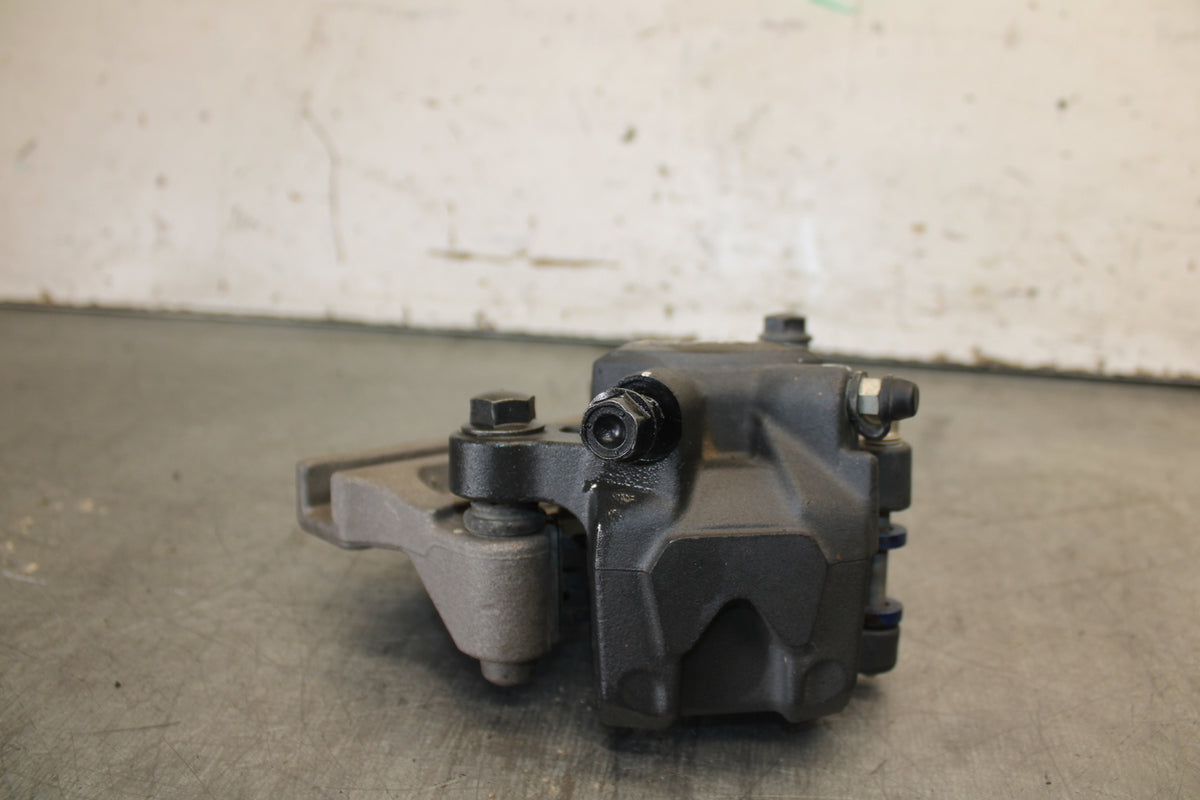 13-15 HONDA CBR500R REAR BACK BRAKE CALIPER W MOUNT BRACKET 43150-MGZ-J01 BB704