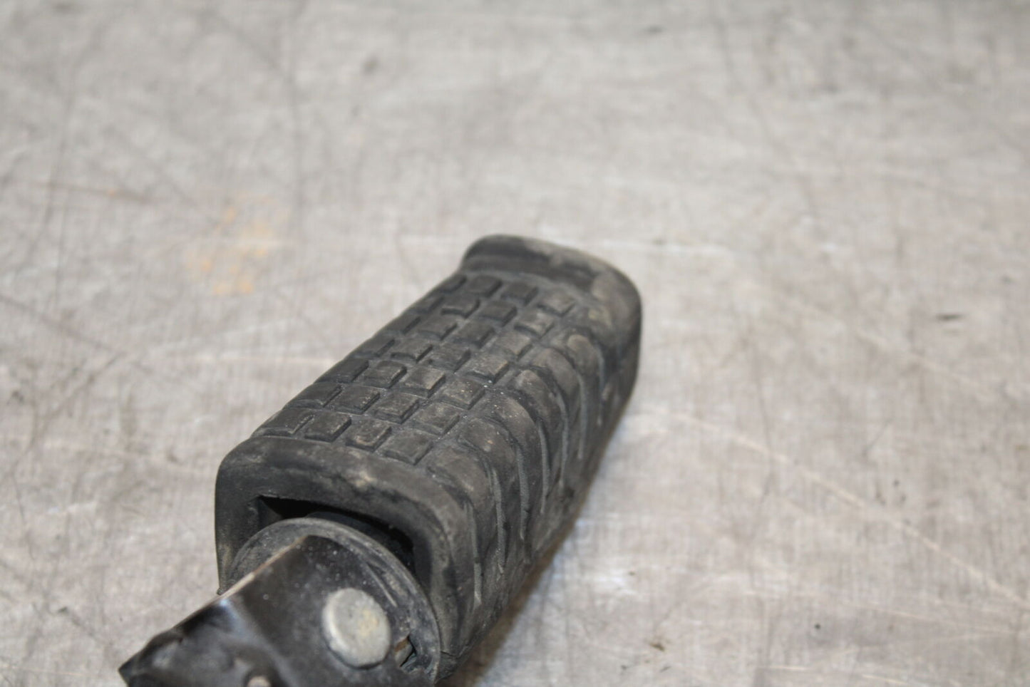 08-18 KAWASAKI KLR650 FRONT FOOT RESTS PEGS STEPS SET PAIR BB707