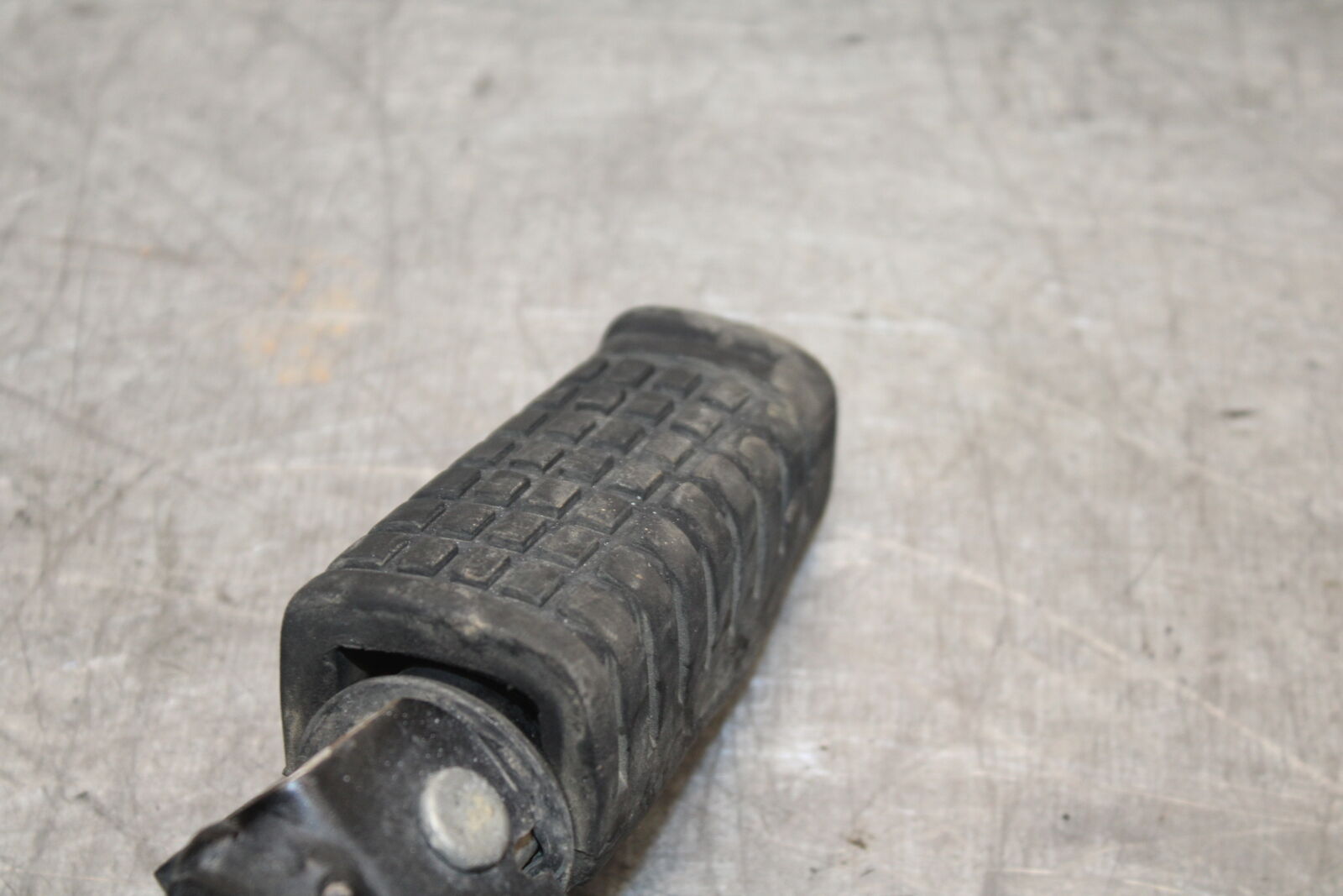 08-18 KAWASAKI KLR650 FRONT FOOT RESTS PEGS STEPS SET PAIR BB707