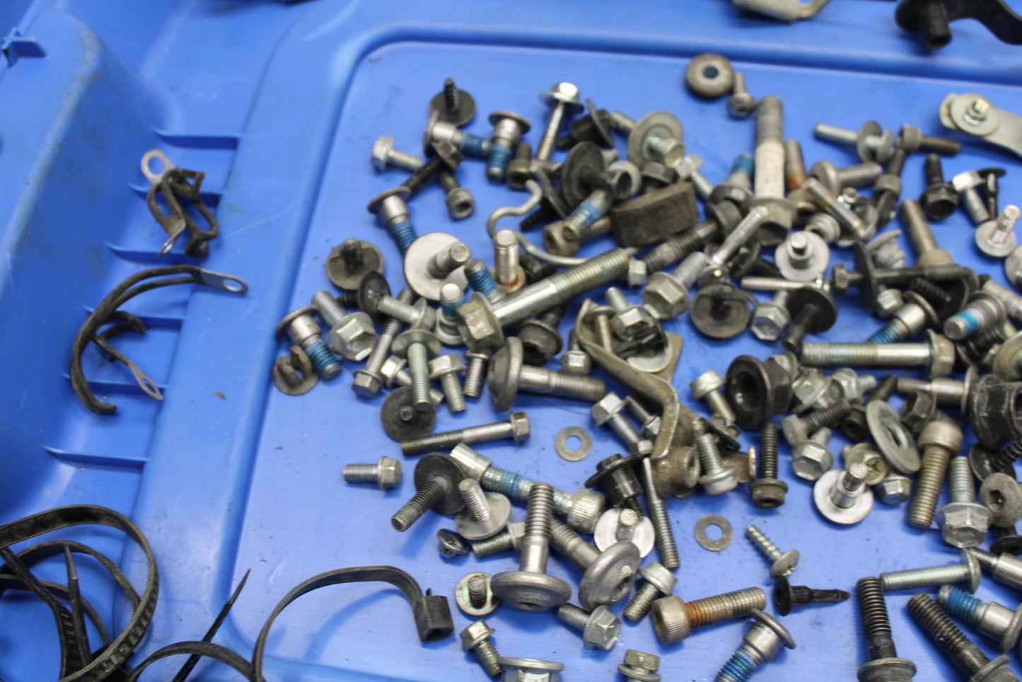 13-16 SUZUKI BANDIT 1250S ABS MOUNTING BOLTS HARDWARE MOTOR SCREWS BB134