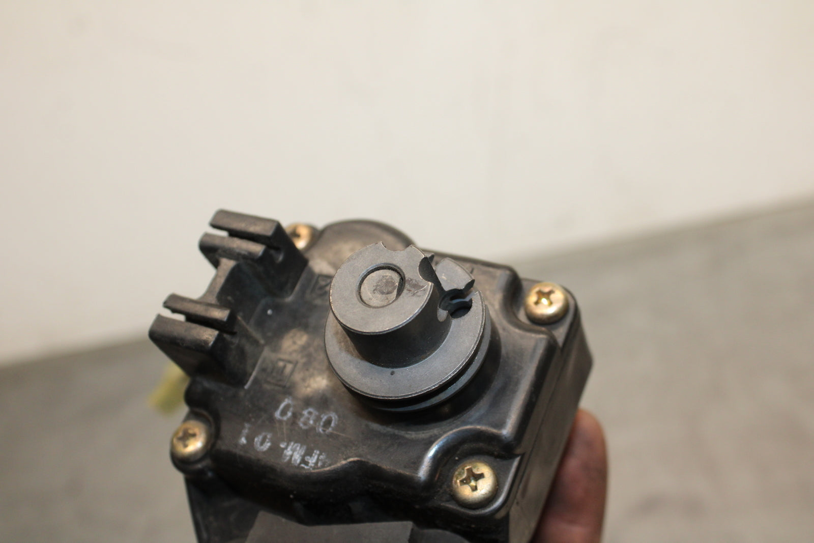 00-01 YAMAHA YZF R1 EXHAUST VALVE SERVO MOTOR BB755