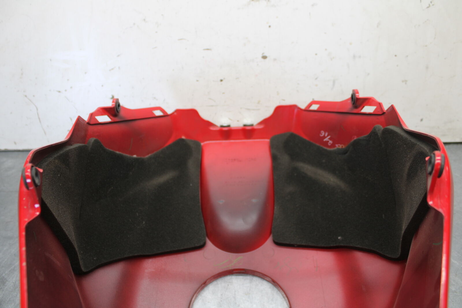 05-06 HONDA CBR600RR GAS TANK FUEL CELL COVER FAIRING COWL BB655