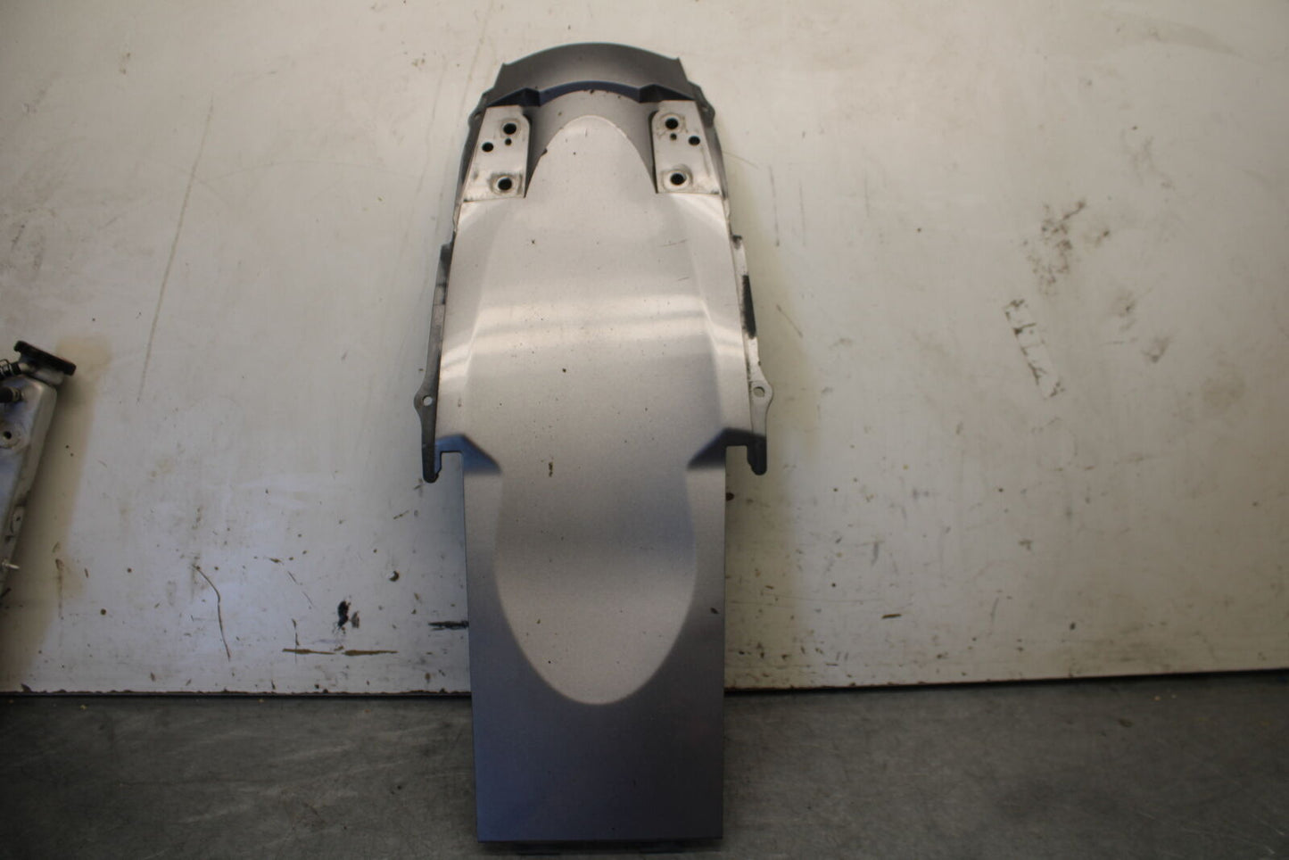 05-06 SUZUKI GSXR1000 REAR BACK TAIL UNDERTAIL FAIRING COWL FENDER BB663