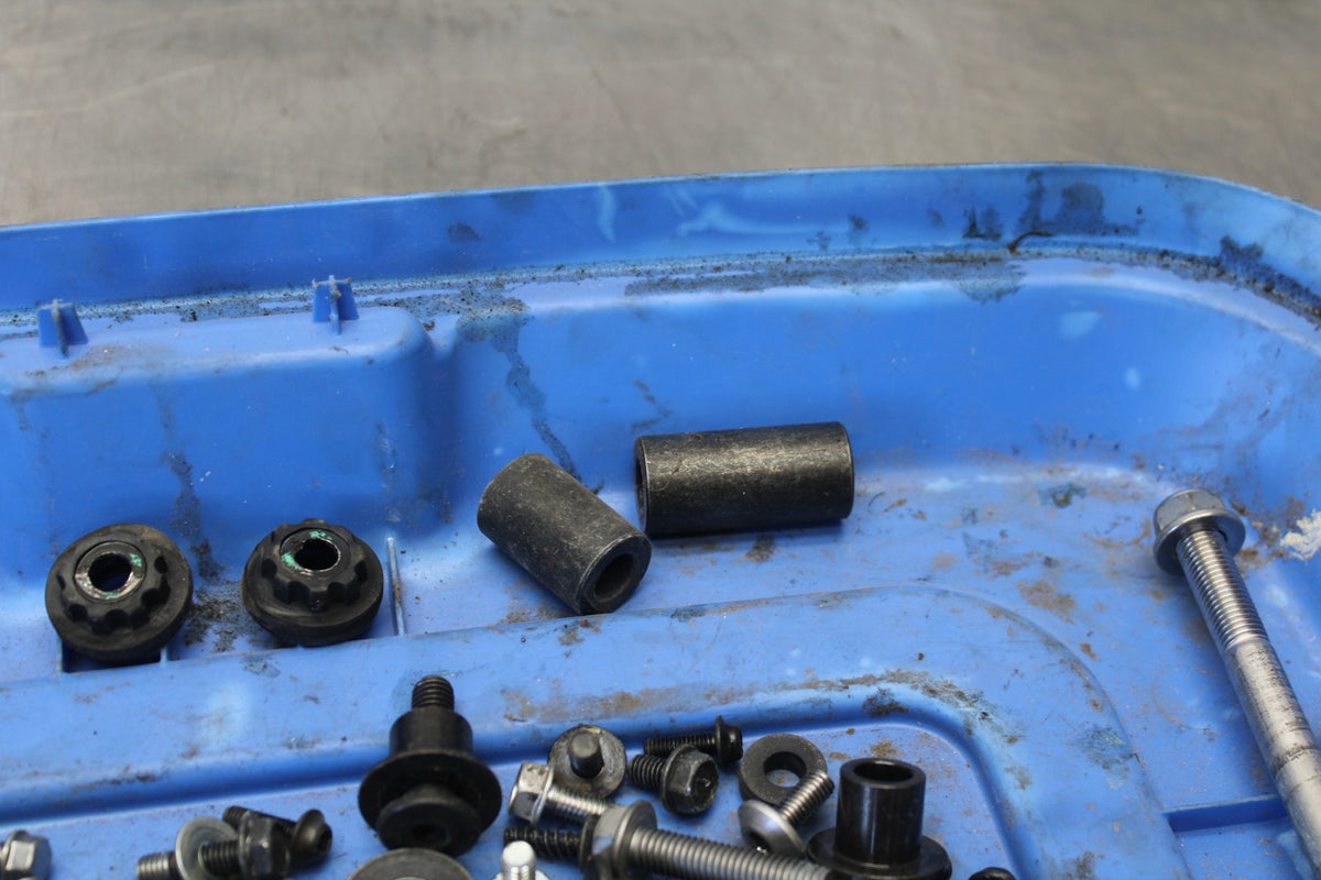 24-25 KAWASAKI ELIMINATOR 450 MOUNTING BOLTS HARDWARE SCREWS BB869