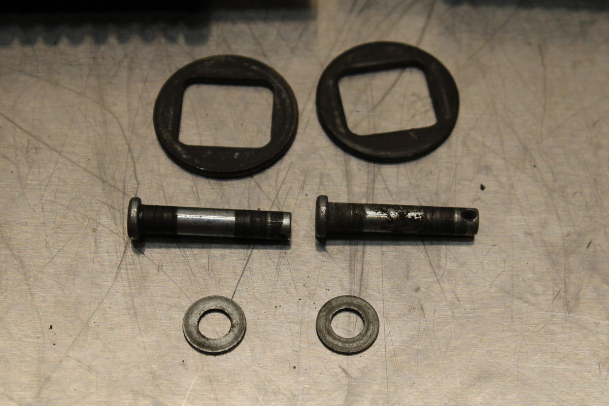 03-05 HONDA SHADOW CLASSIC 750 REAR PASSENGER FOOT STEP PEG SET PAIR BB139
