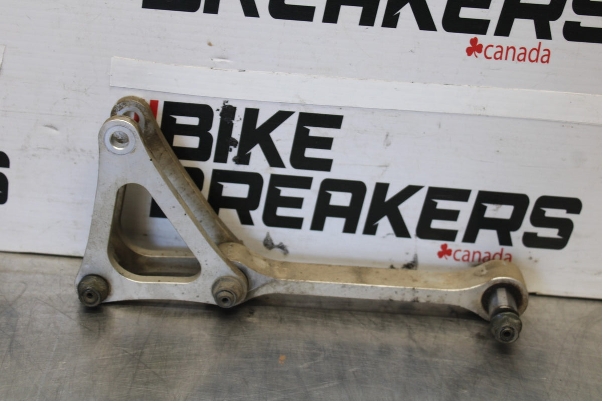 03-04 YAMAHA YZF R6S REAR DOGBONE SHOCK LINKAGE LINK BB890