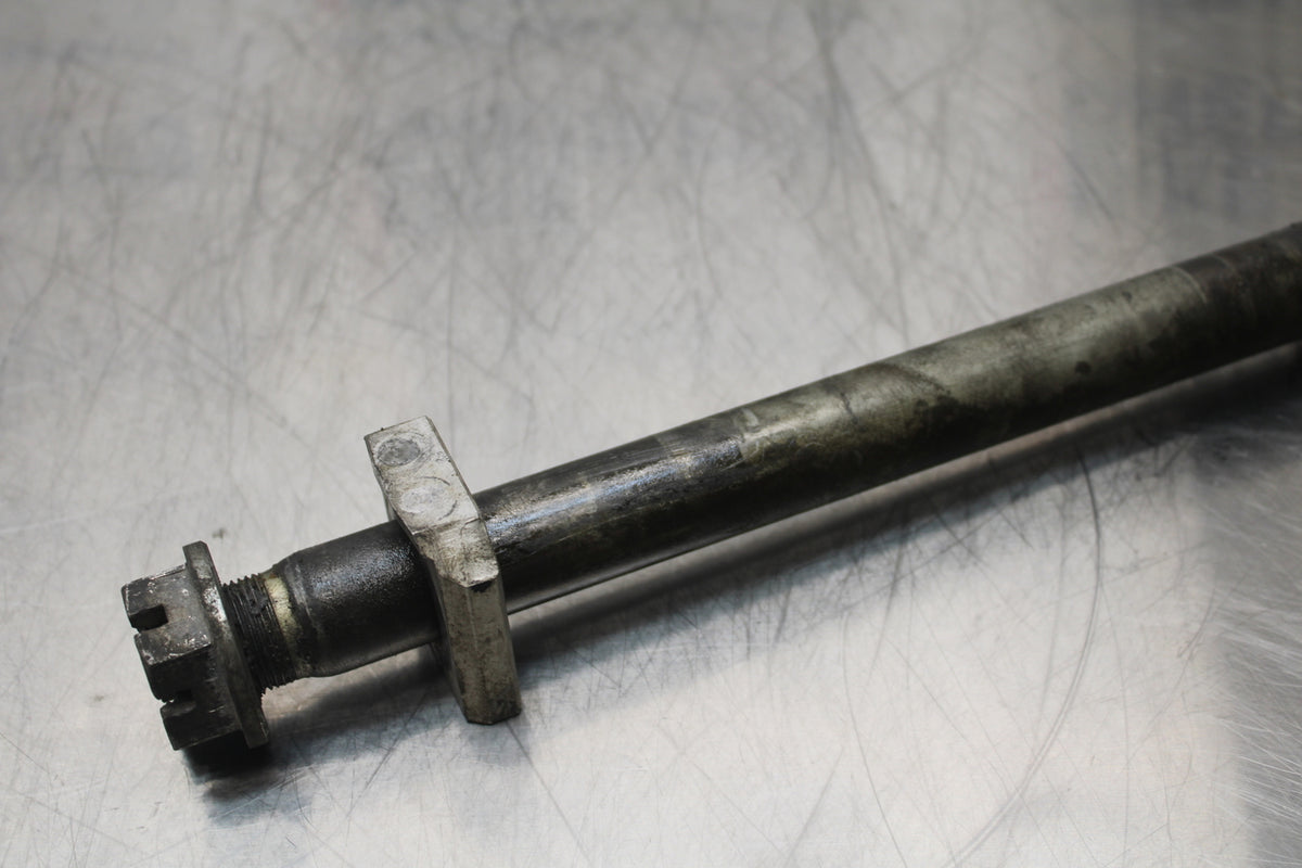 01-03 SUZUKI GSXR600 REAR AXLE BACK WHEEL RIM PIVOT BOLT AXEL BB145