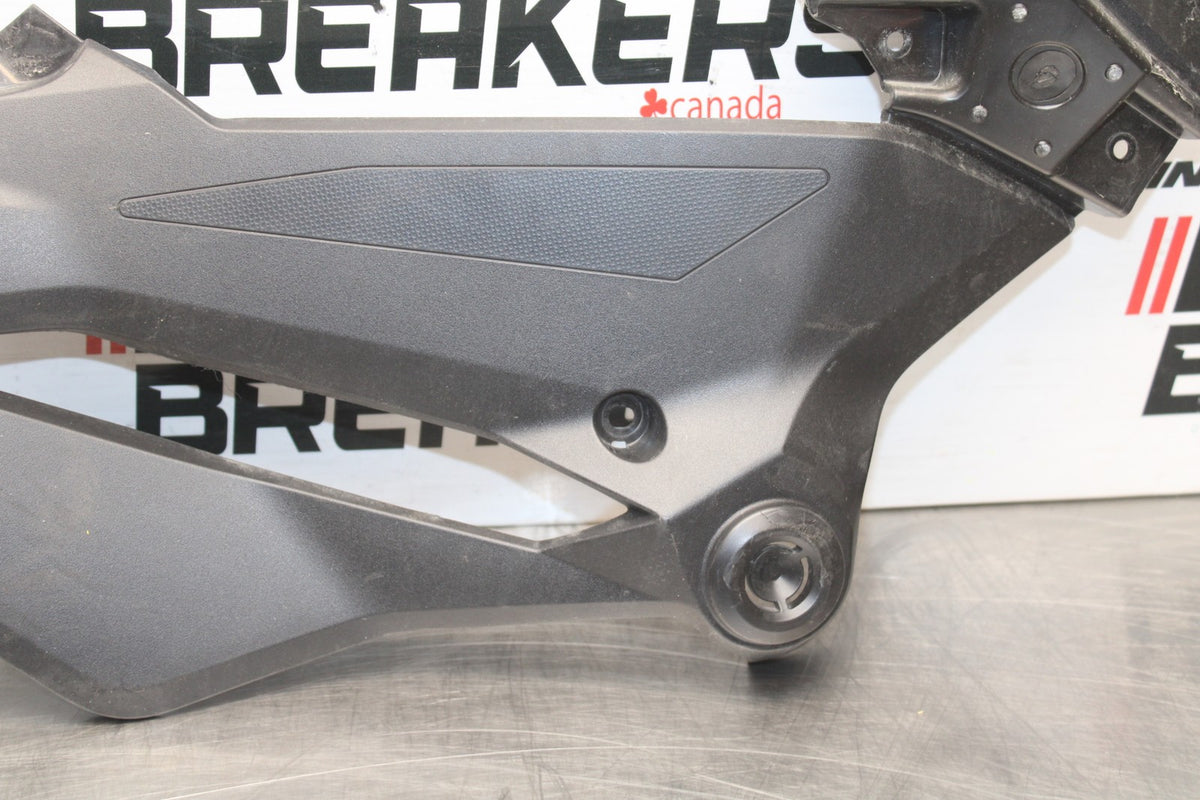 18-26 KAWASAKI Z400 RIGHT MID UPPER SIDE FAIRING COWL PLASTIC BB852