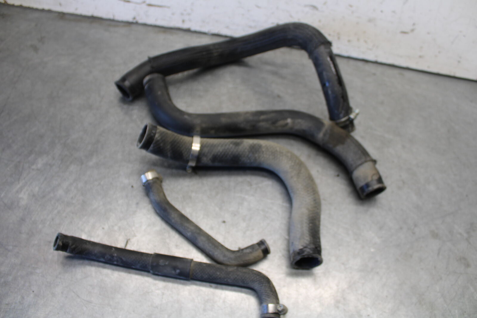 11-24 SUZUKI GSXR750 RADIATOR HOSES ENGINE COOLANT WATER PIPES HOSE SET   BB687