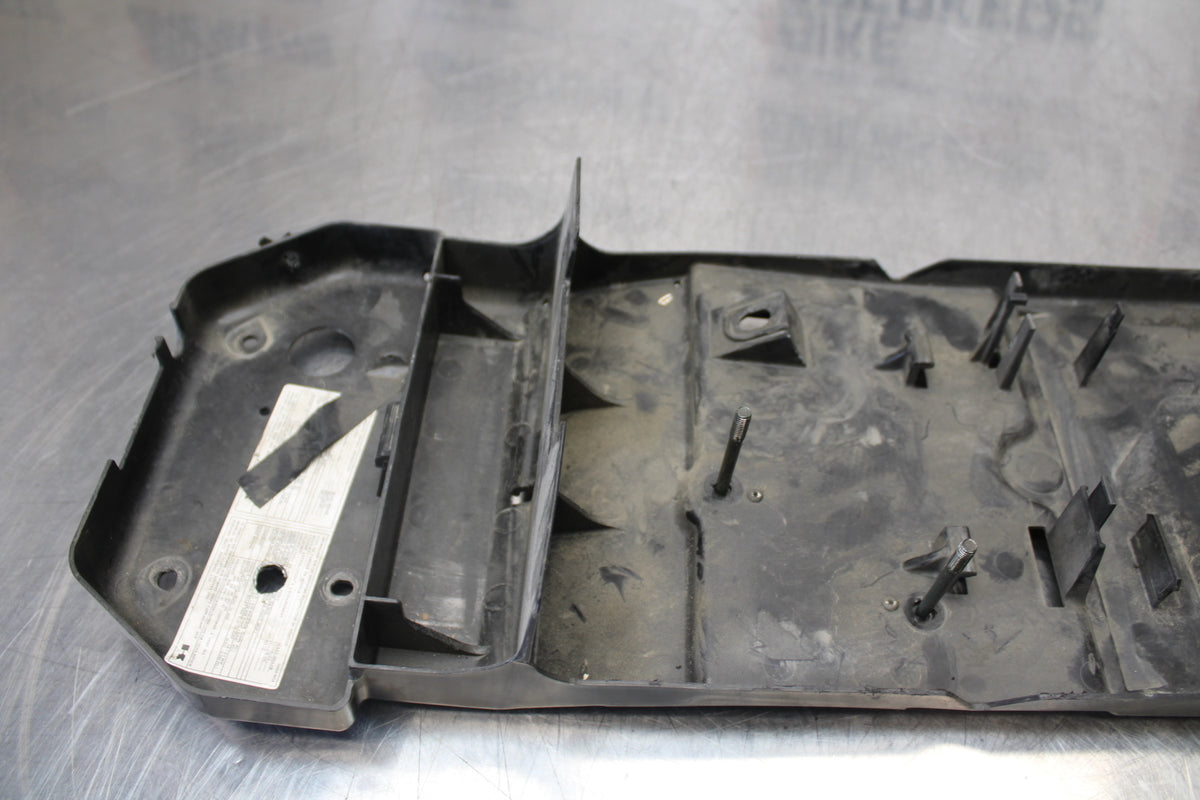 04-05 KAWASAKI NINJA ZX10R REAR BACK TAIL UNDERTAIL BATTERY TRAY PLASTIC BB163