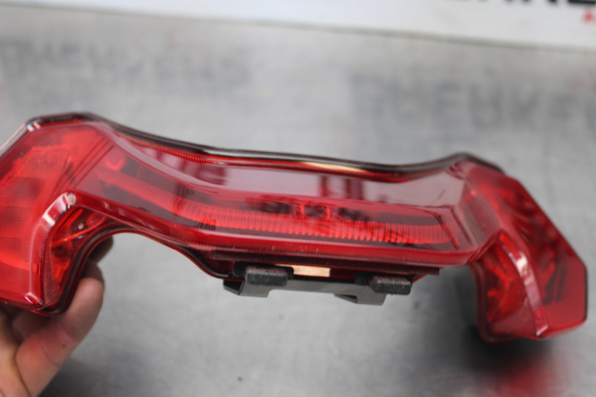 25 KAWASAKI Z900 REAR TAIL TAILLIGHT BACK BRAKE LIGHT BB928