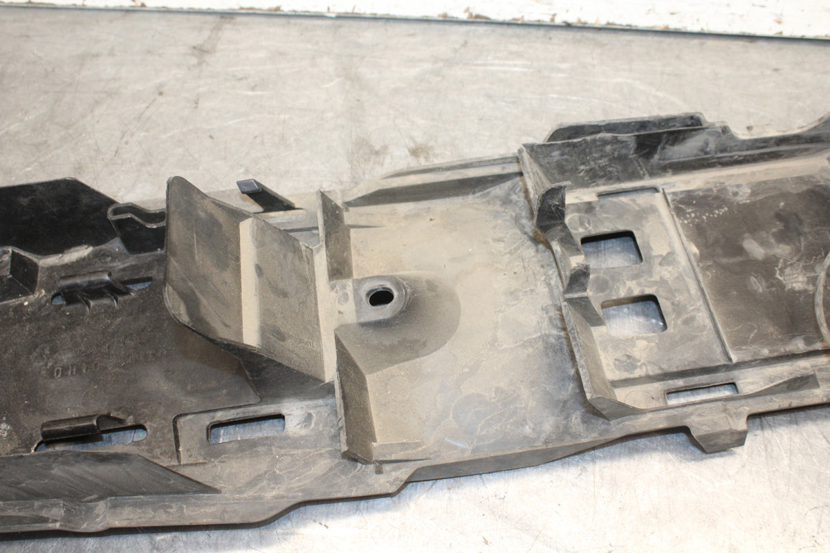 06-07 SUZUKI GSXR 600 REAR BACK TAIL UNDERTAIL BATTERY TRAY PLASTIC BB694