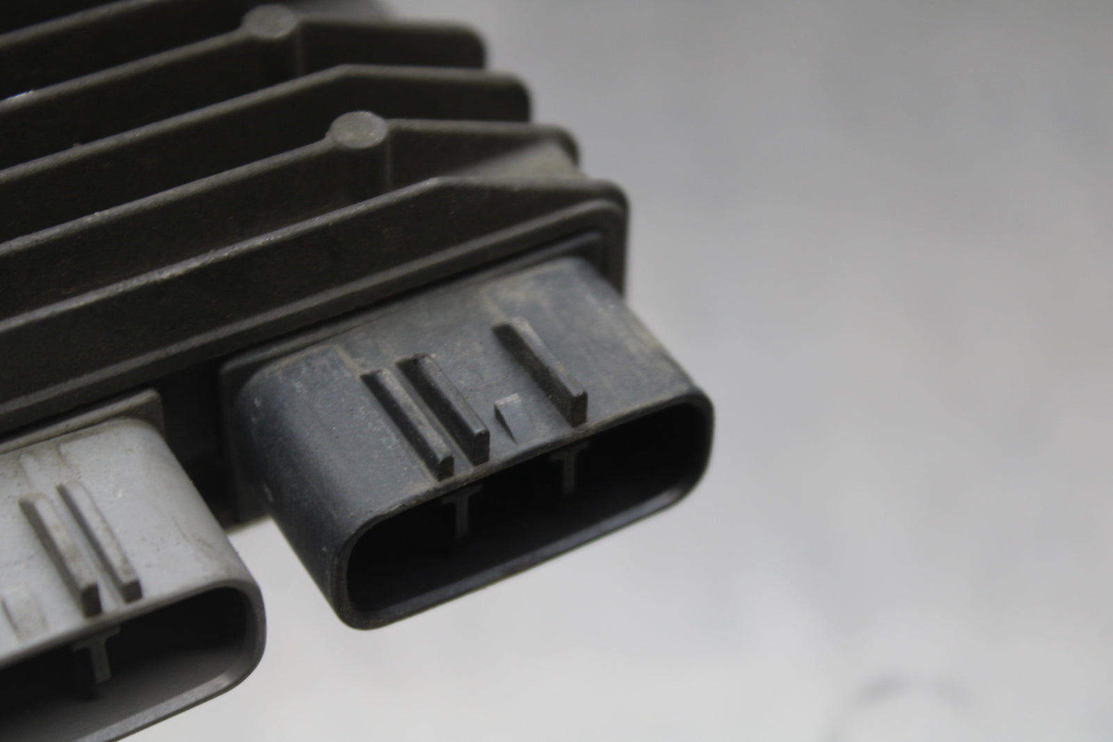 04-05 KAWASAKI NINJA ZX10R RECTIFIER VOLTAGE REGULATOR BB163