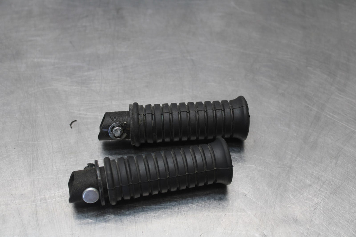 24-25 KAWASAKI ELIMINATOR 450 REAR PASSENGER FOOT STEP PEG SET PAIR BB869