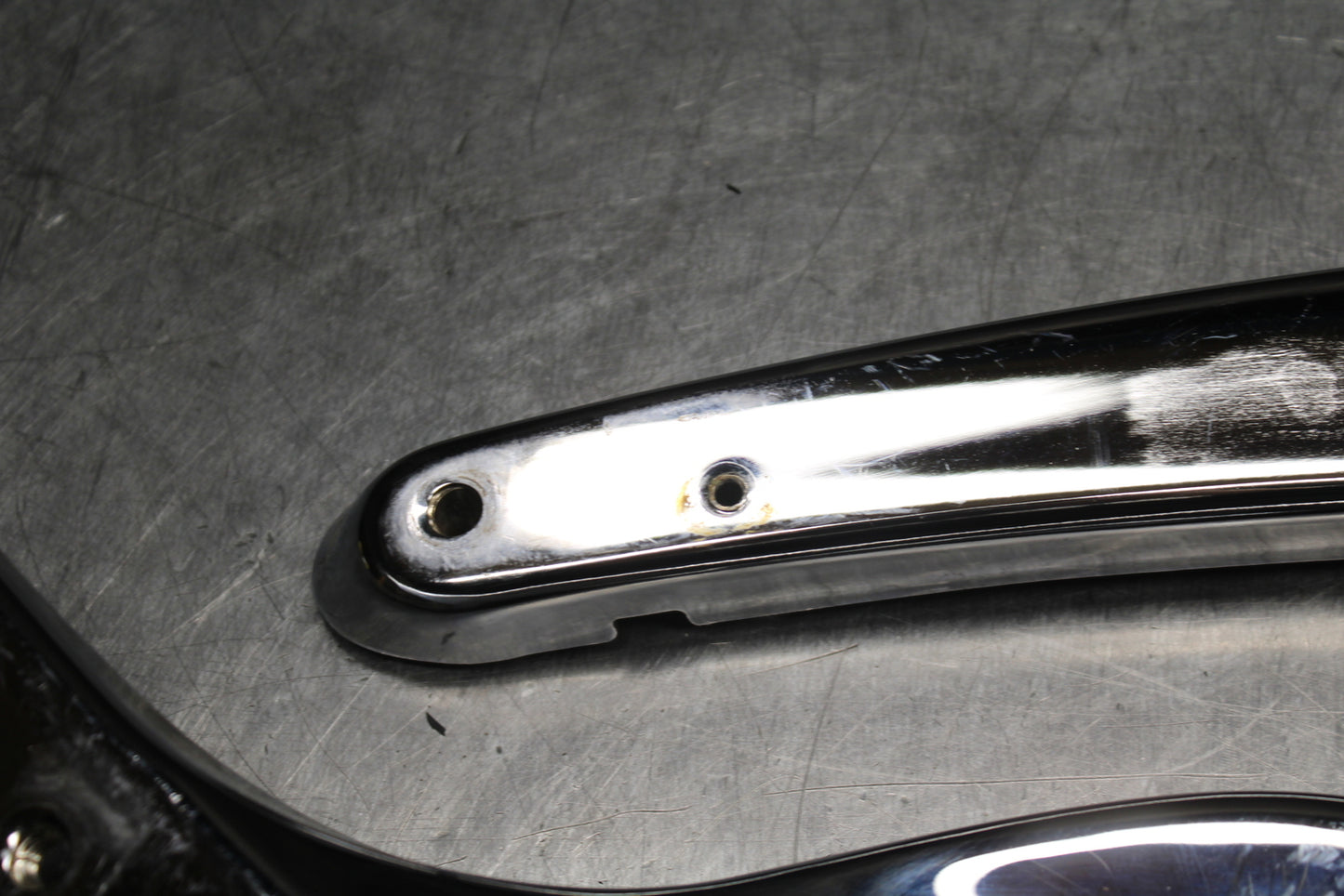 00 SUZUKI INTRUDER 1500 VL1500 REAR BACK FENDER SUPPORT FRAME SUBFRAME BB761