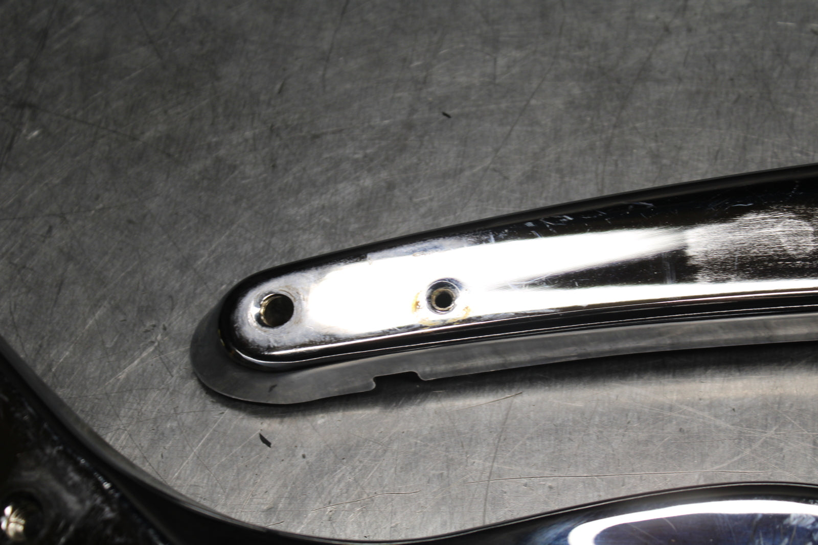 00 SUZUKI INTRUDER 1500 VL1500 REAR BACK FENDER SUPPORT FRAME SUBFRAME BB761