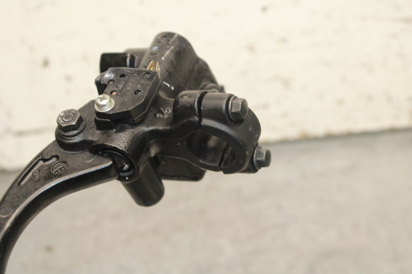 08-12 KAWASAKI NINJA 250R EX250J FRONT BRAKE MASTER CYLINDER w/ LEVER BB111