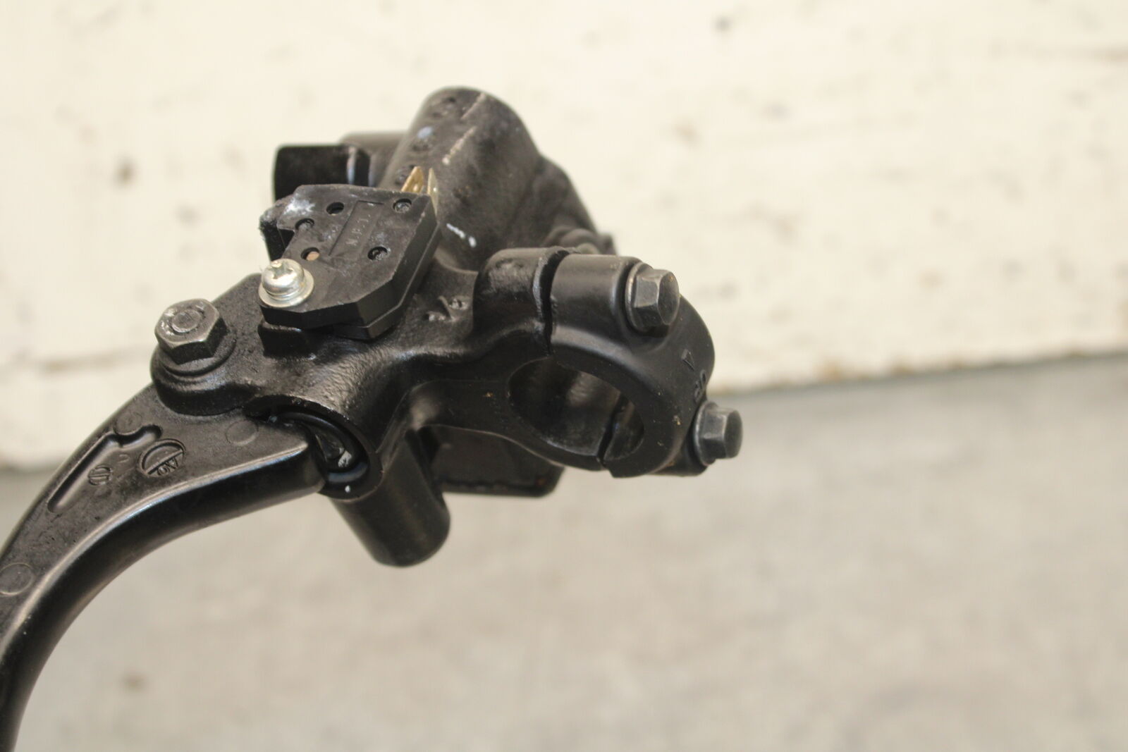 08-12 KAWASAKI NINJA 250R EX250J FRONT BRAKE MASTER CYLINDER w/ LEVER BB111