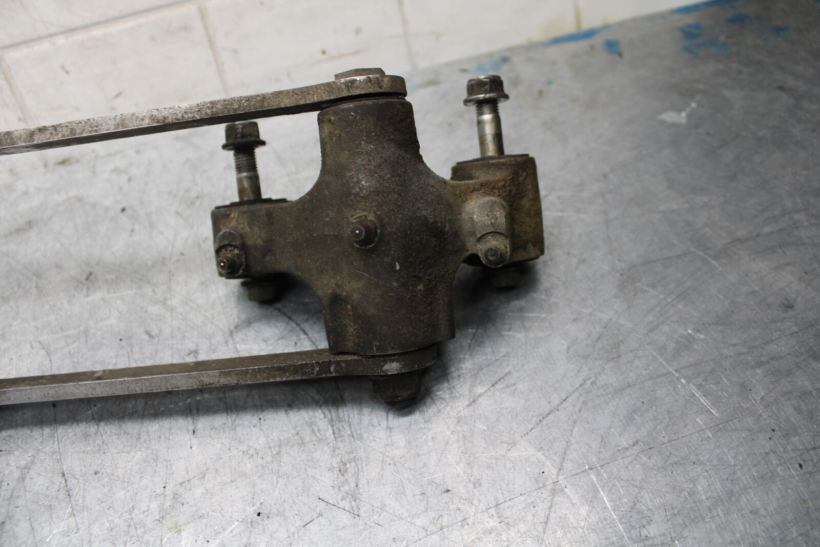 2002 Kawasaki Ninja ZX12R  REAR DOGBONE SHOCK LINKAGE LINK 39007-1302 BB48