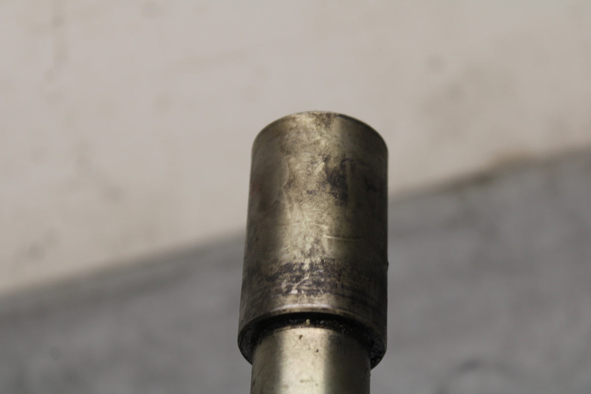 08-10 SUZUKI GSXR750 FRONT WHEEL RIM AXLE PIVOT BOLT BB127