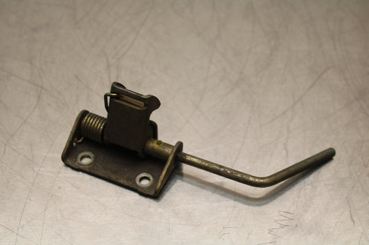 82 HONDA CT70 TRAIL SEAT LATCH  BB138