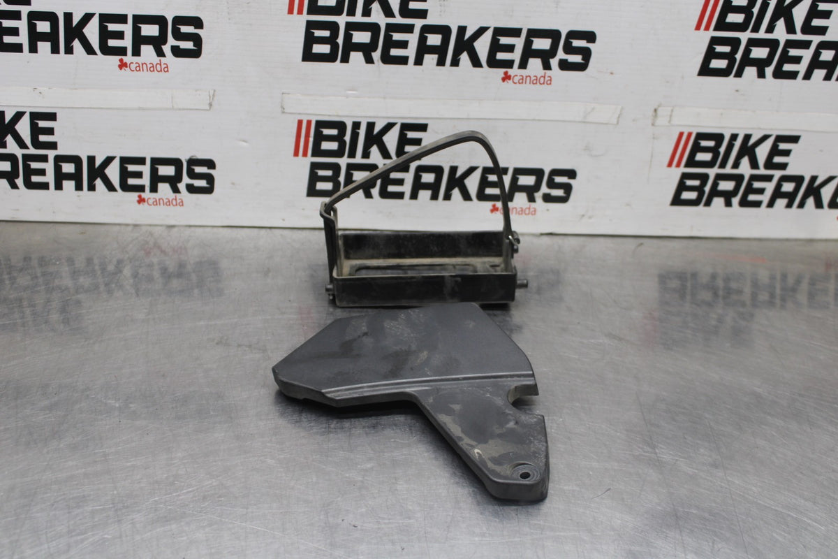 08 KAWASAKI NINJA ZX10R BATTERY TRAY PLASTIC / COVER BB932